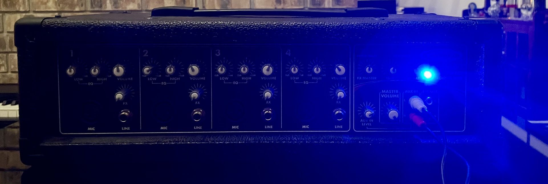 Harbinger HA60 Power Amplifier 60 Watt 4 Channel Mixer & Harbinger HA 60 P.A. Speakers