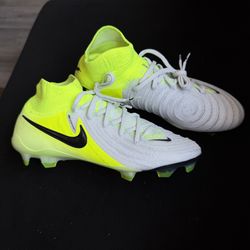 Nike Phantom Luna II Elite FG Firm Ground Soccer Cleat