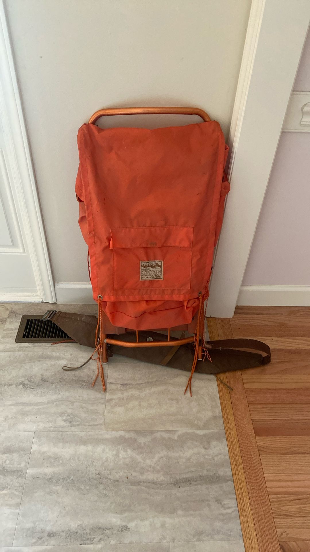 Jasper  Pack and  frame 