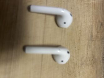Right side EarPods. No case.