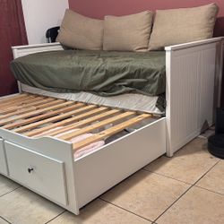 Daybed + 2 Twin Mattresses For Sale