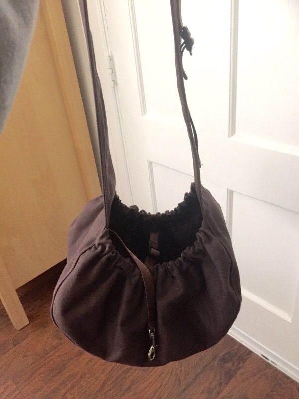 Wag wear messenger pouch carrier