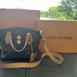 Louis Vuitton M44359 Flowered Zip Tote