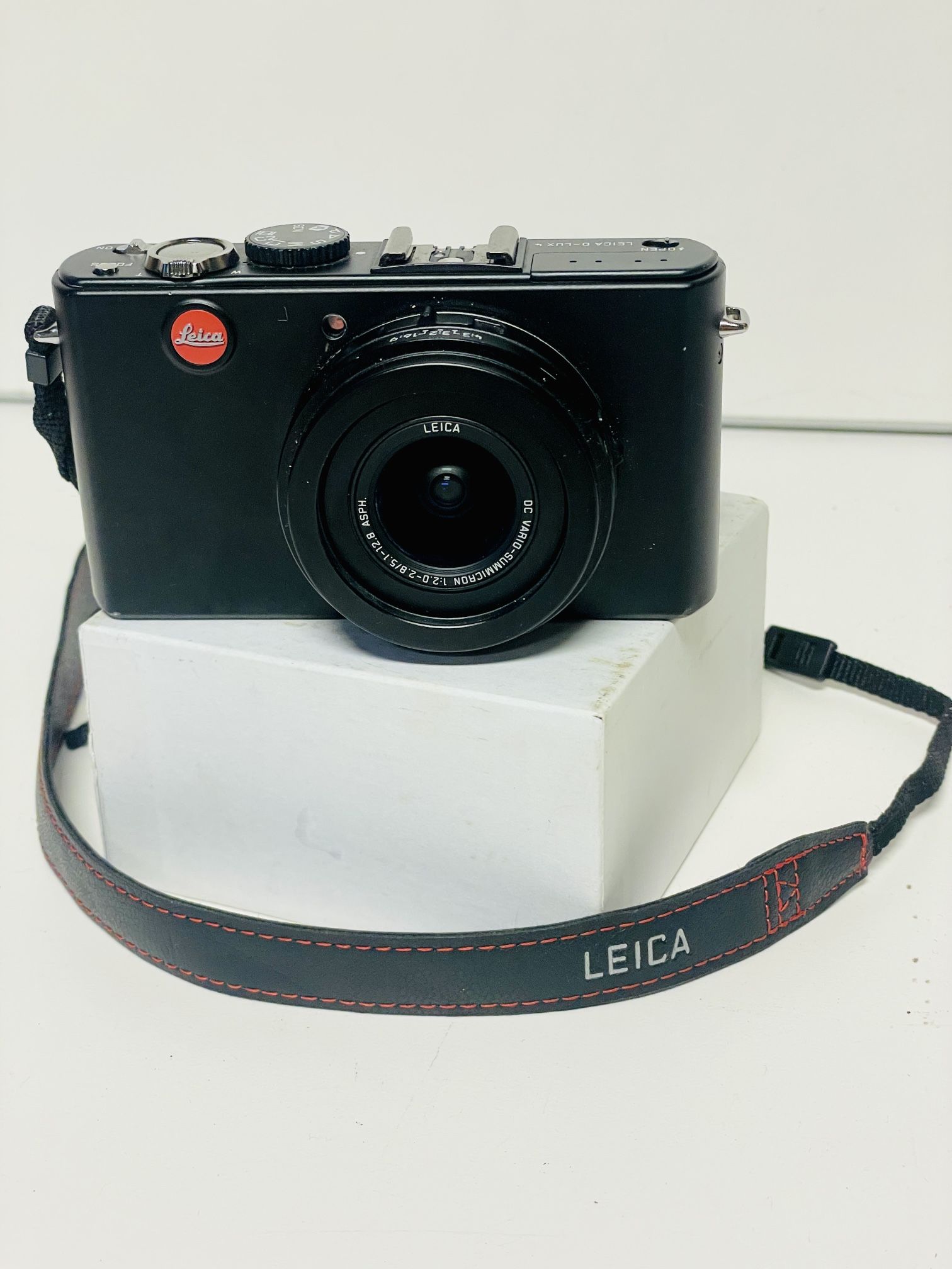 LEICA D-LUX 4