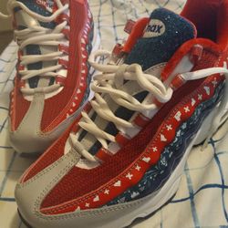 Limited edition Air Max 95 GS 'Ugly Christmas Sweater'
7 youth