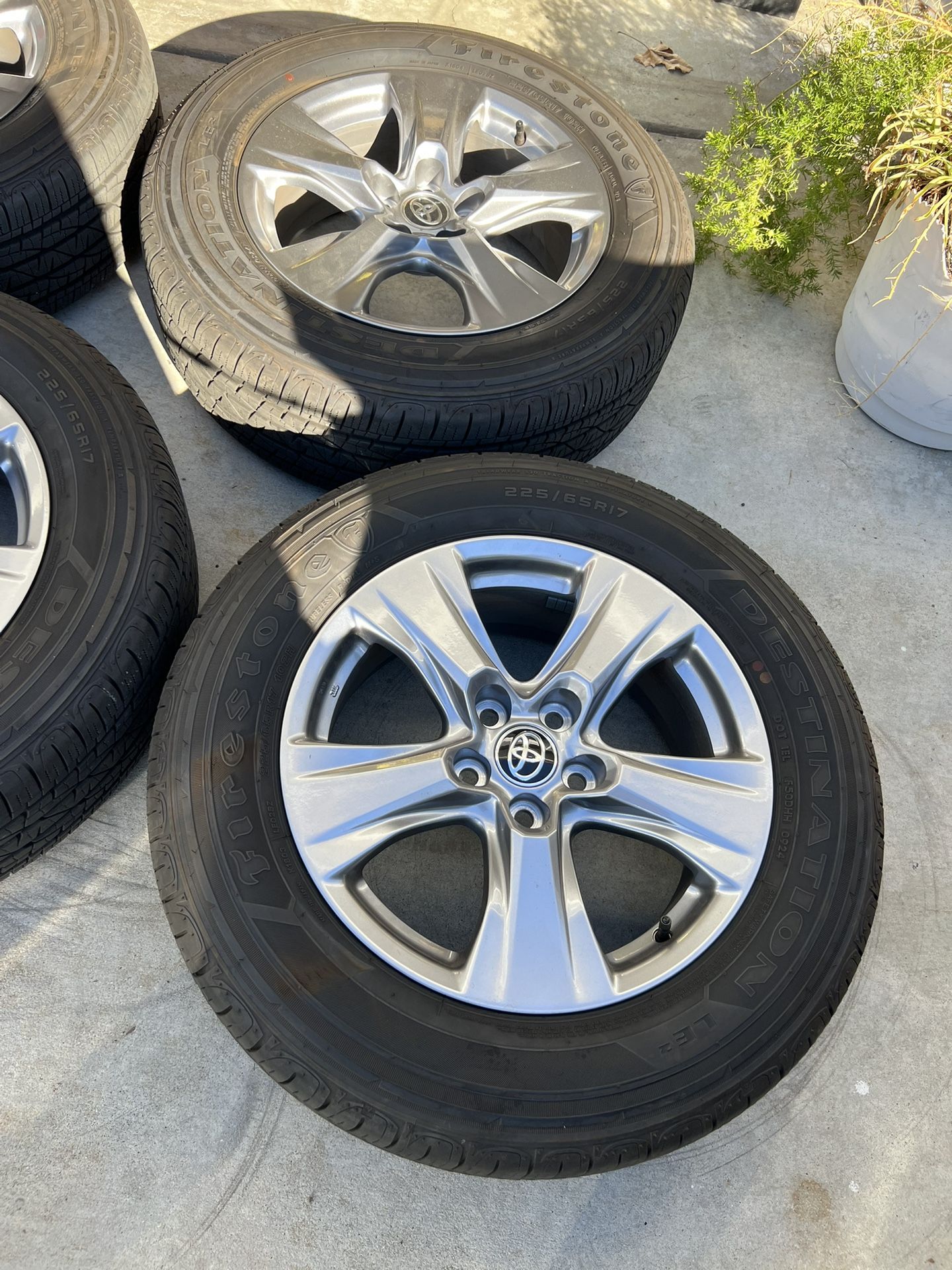 Toyota / Rav 4 For SUV 