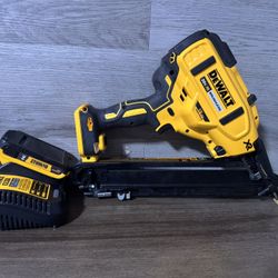 Dewalt 15 Gauge Finishing Nailer 