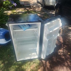 Minibar Small Refrigerator 