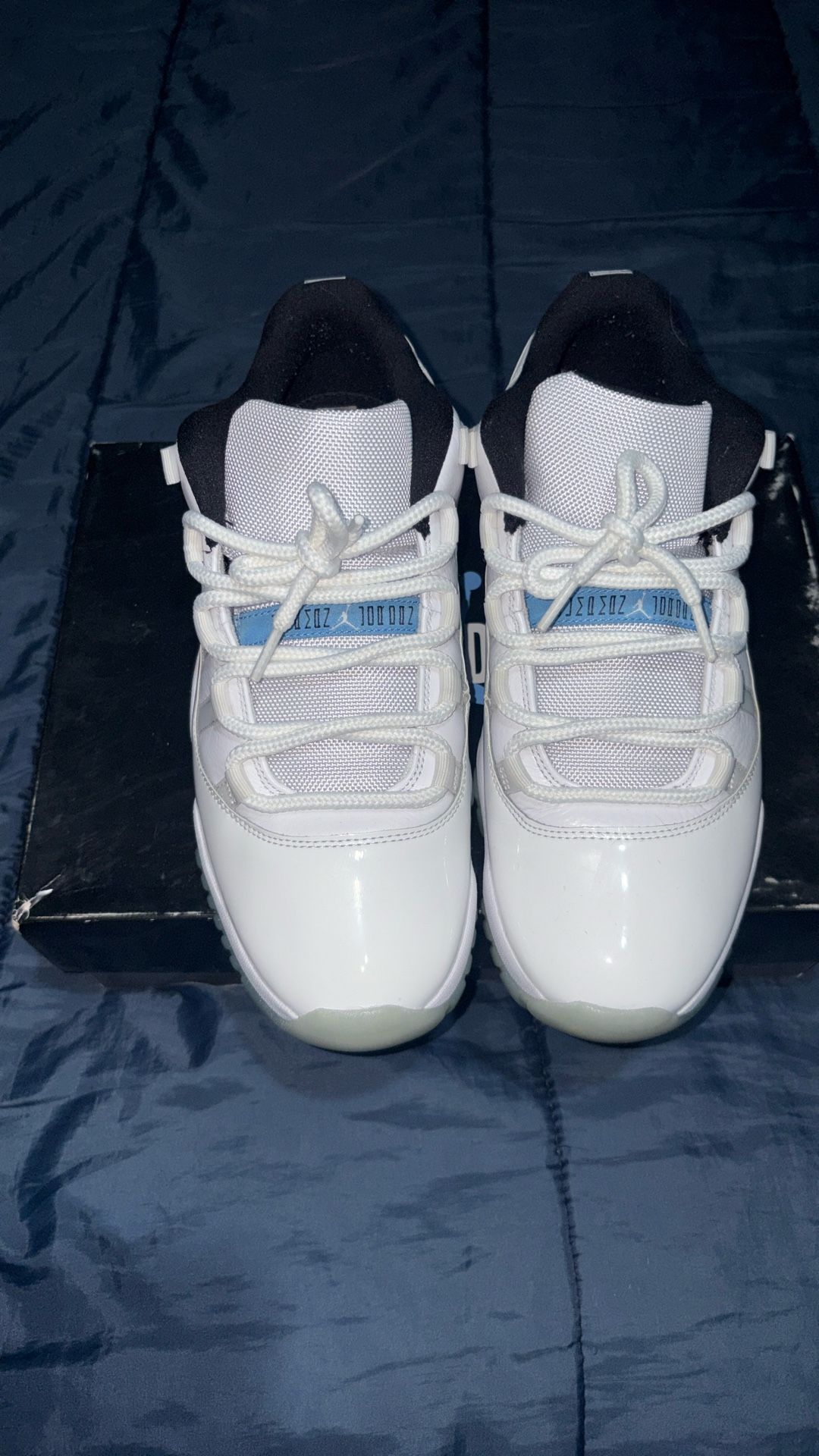 Air Jordan 11 Low Legend Blue