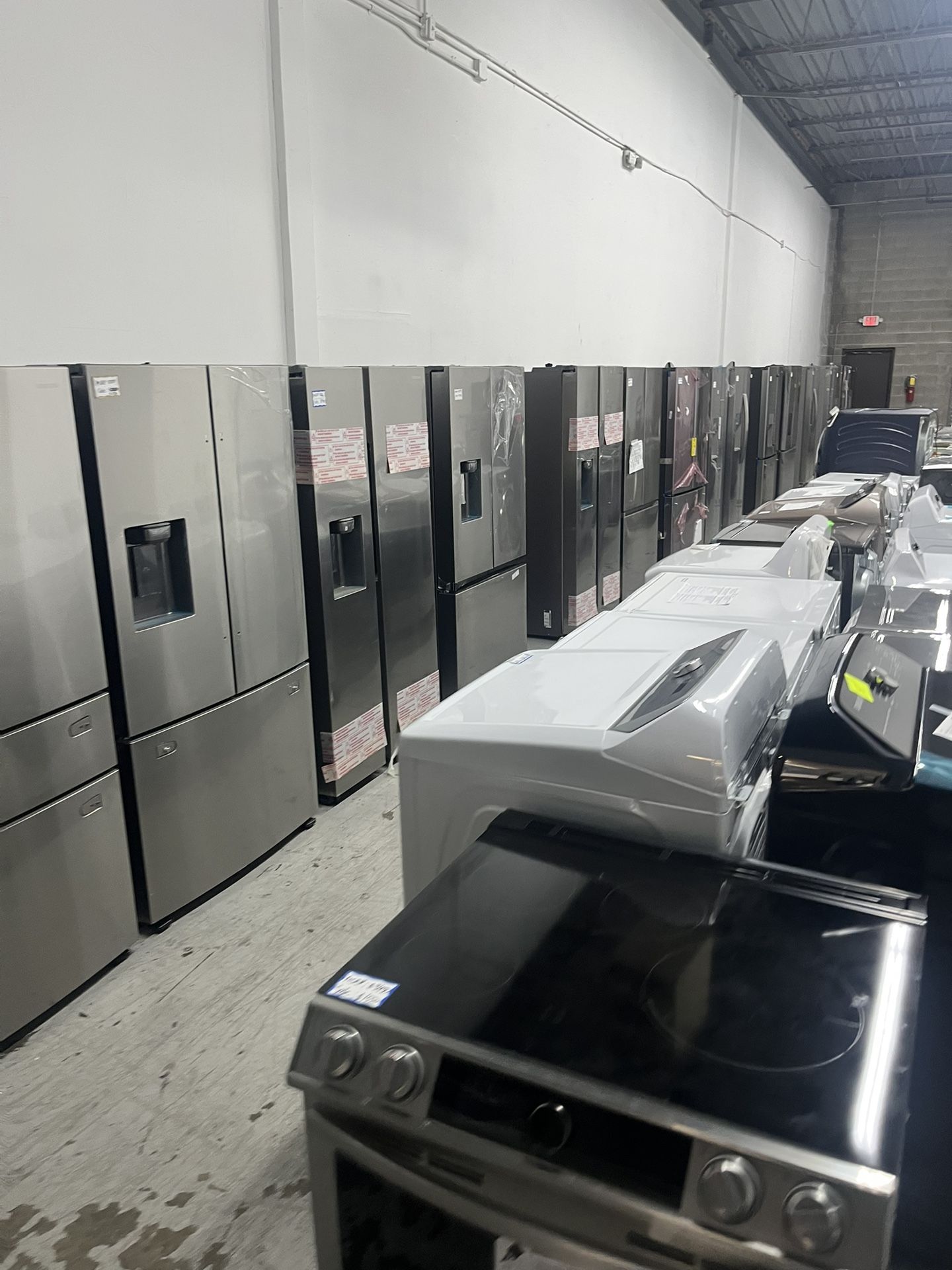 HUGE CHRISTMAS🤶 SALE ON ALL REFRIGERATORS, WASHERS/DRYERS, MICROWAVES, DISHWASHERS ☑️