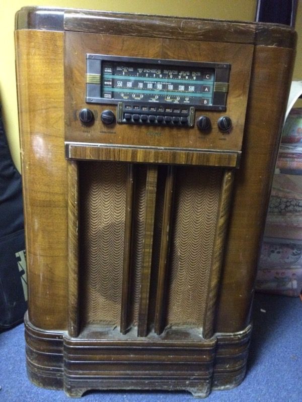 Vintage RCA Victor model K80 World Radio