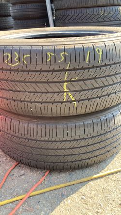 Pair of 235 55 19 Kumho Tires