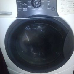 Kenmore He3t Front Loader With Pedastal