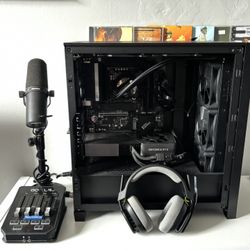 Gaming PC With Accessories 