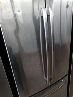 GE 33" stainless steel french door refrigerator - Free delivery