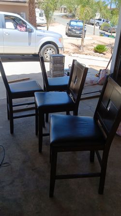 Table n chairs