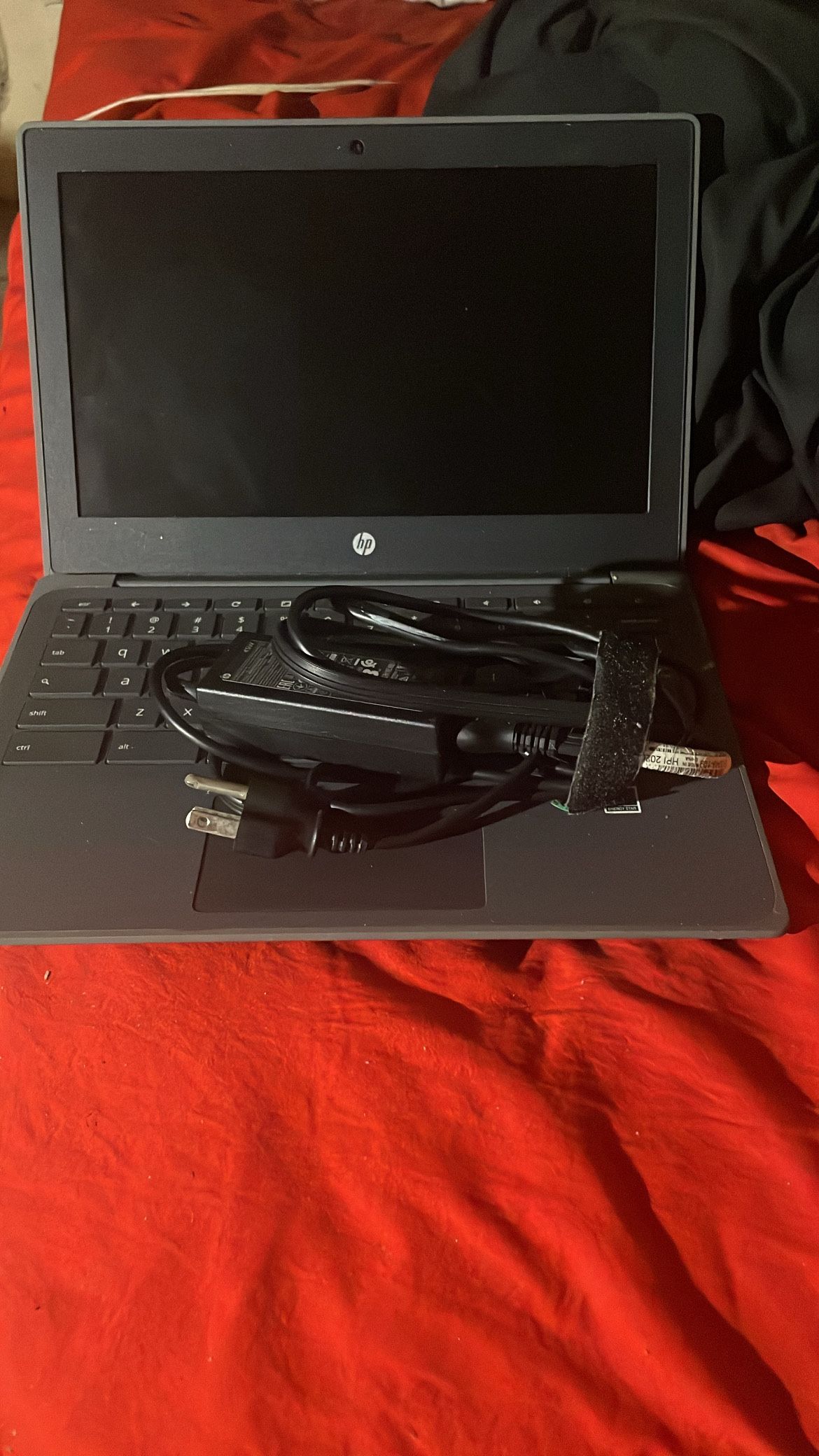 Laptop Comes With Charger Everything Works