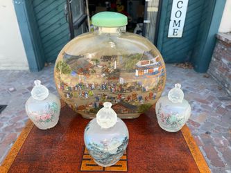Vintage Chinese Reverse Painted Glass Snuff Bottles