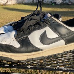 NIKE DUNK LOW PANDA SIZE 9 Mens BLACK WHITE Used