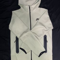 Nike Tech Light Lemon *