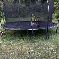 Trampoline 