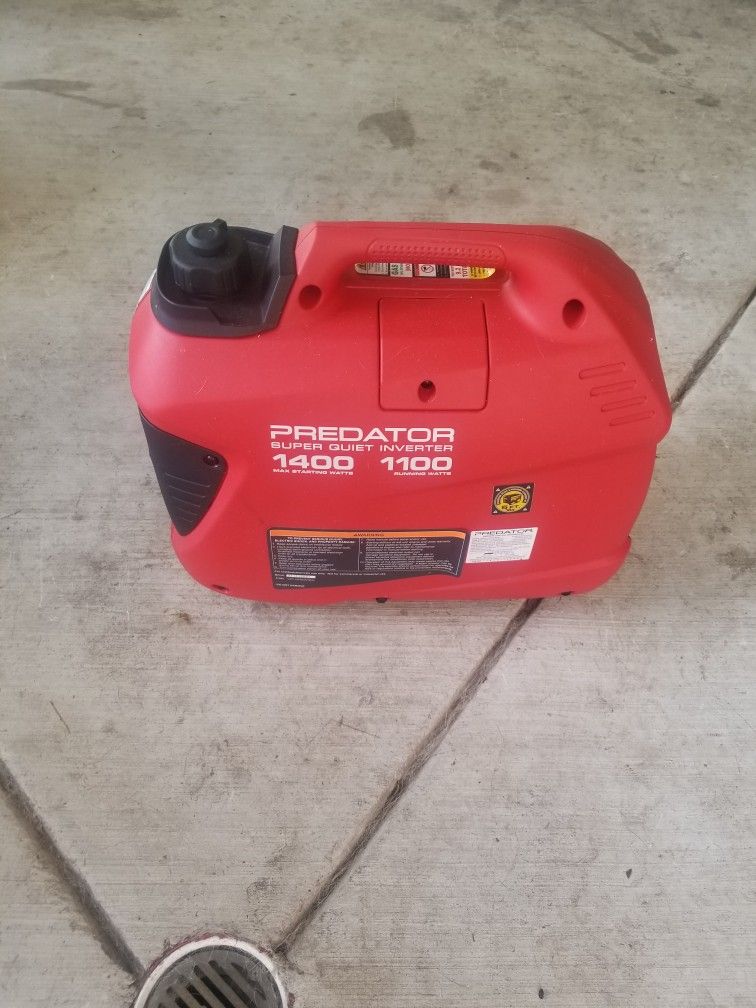1400 WATTS GENERATOR PREDATOR VERY QUIET INVERTER.