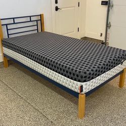 Layla Memory Foam Twin Size Mattress Bed- Like New 