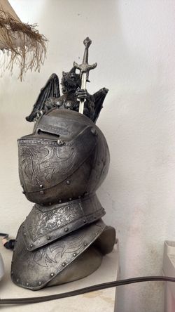 Super cool Medieval statue