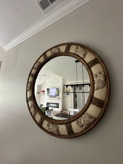 Wall round mirror