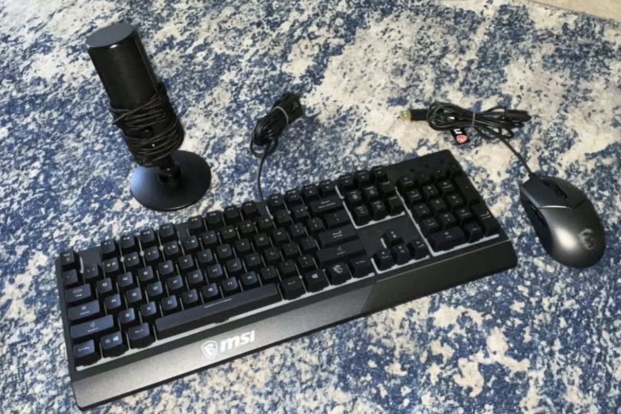 MSI keyboard and mouse + Razor Mic