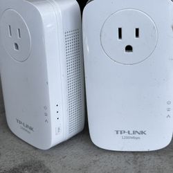 TP-LINK  TL-PA8010P  Pass through Power Line Adapter