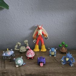 8 Each.    Vintage.    Like New.  Used For Display  Only