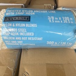 New 100 Foot Super Soft 3/8 Nylon Mildew And Rot Resistant With Hook