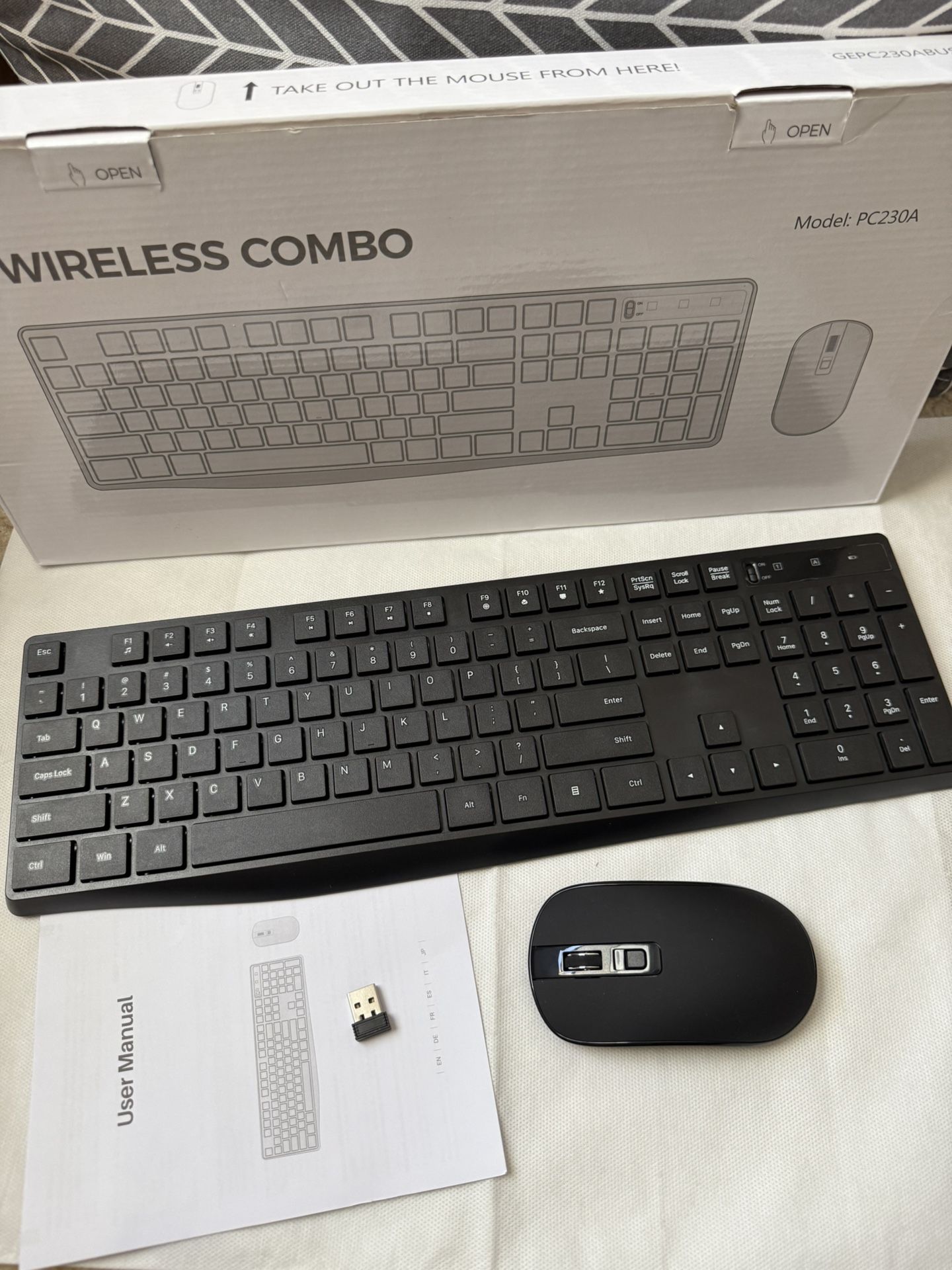 VicTsing Black Wireless Keyboard and Mouse combo