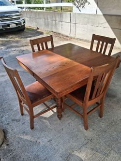 Antique Oak Extension Table w/ Six Chairs