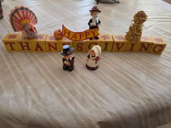 Vintage Happy Thanksgiving block set Decor. with 2 extra pilgrims +1 pumpkin + 1 corn bushel.$20 Cash Only ..Pickup East side El Paso by Lee Trevino a