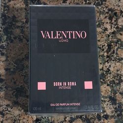 Valentino, uomo born in roma intense, eau de parfem intense.