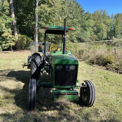 John Deere 1250 Tractor