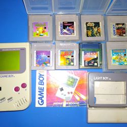 Nintendo Gameboy Console, 8 Games, Extras