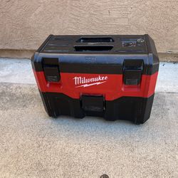 Milwaukee Vacuum /and 6 Gallons Air Compressor 
