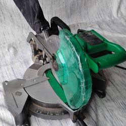 Metabo HPT 10-in 15-Amp Single Bevel Compound Corded Miter Saw
|
Model #C10FCG2M