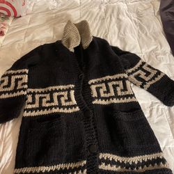 Women’s L/XL Sweater 