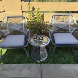 Retro Outdoor Chairs For Only 75 The Whole Set 4 Pieces In Total 