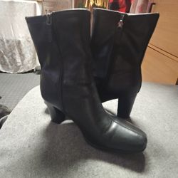 Black Boots