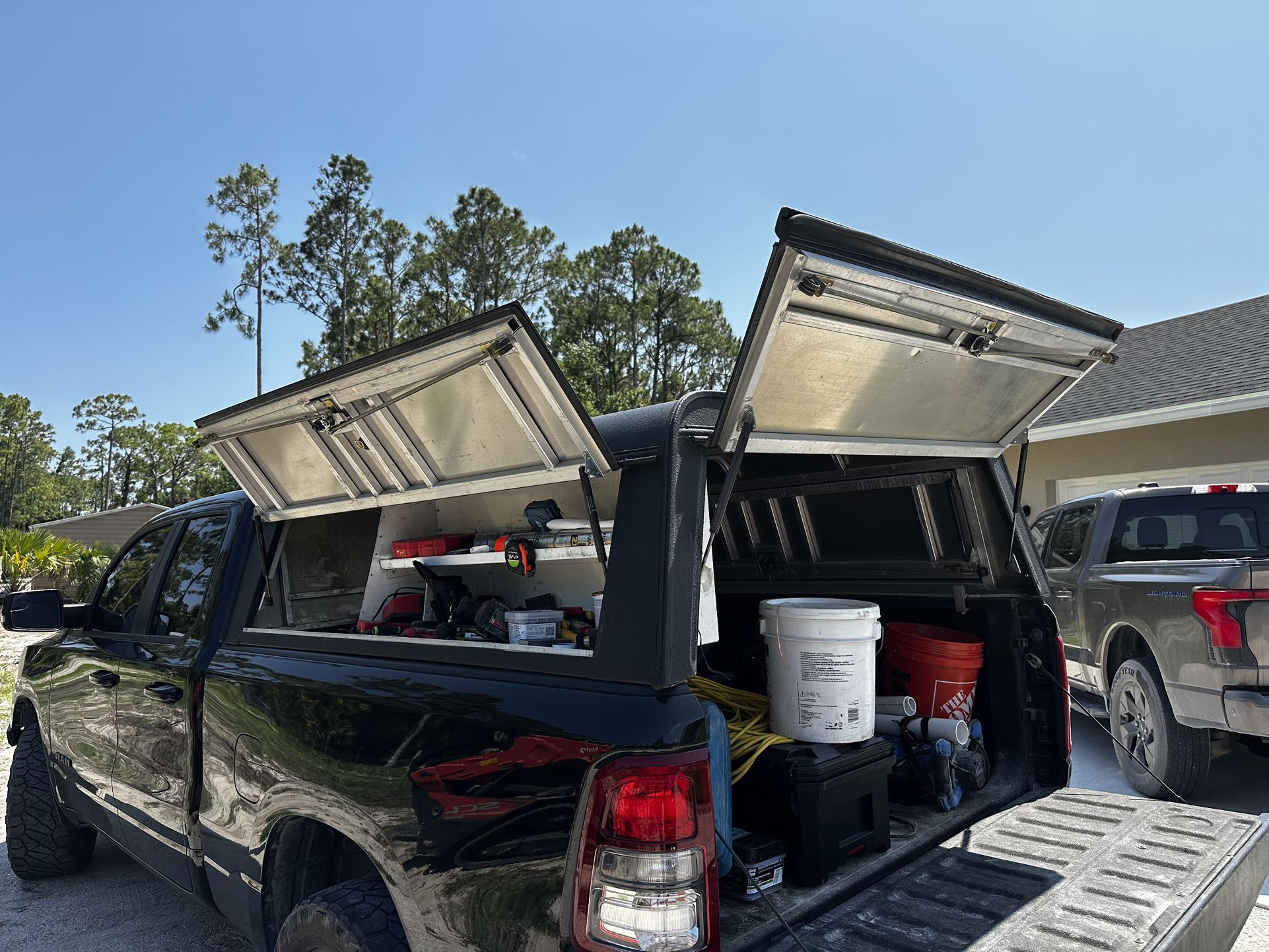 5.6 Truck Camper