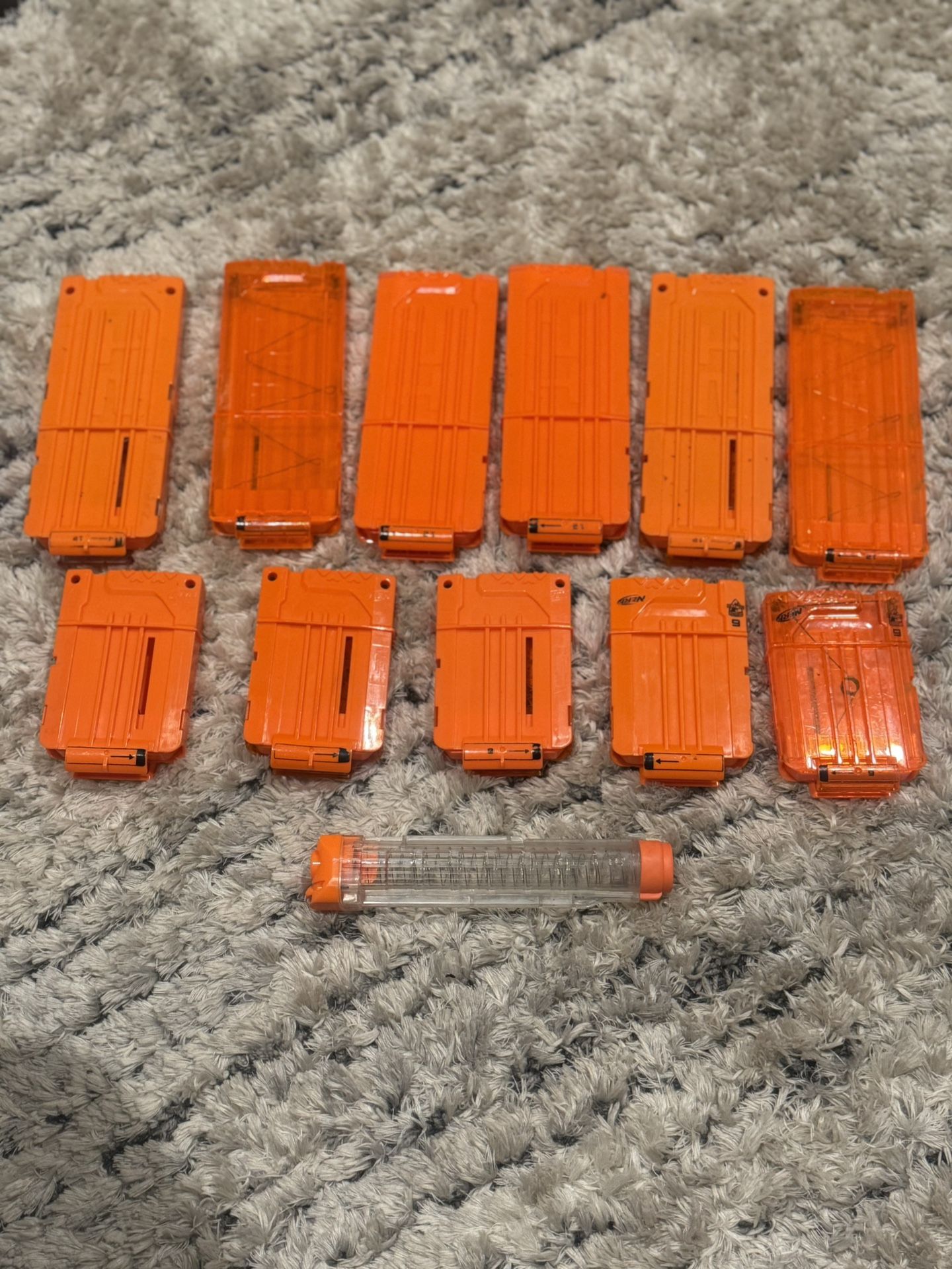 Nerf gun clips (12)
