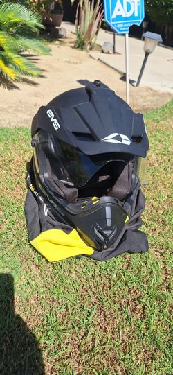 Motorcycle helmet
