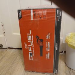Milwaukee M18 Blower W Battery 