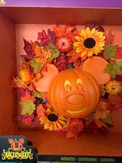 Wreath pumpkin fall Halloween theme Mickey