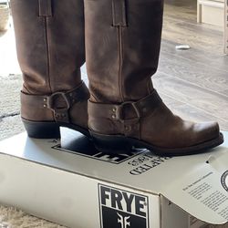 Women’s Harness 12R Frye Boots